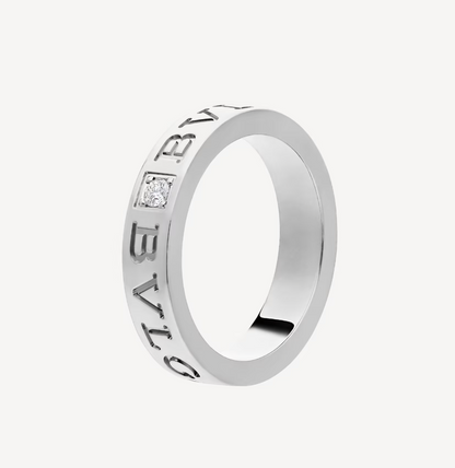 LUXEIFY ZERO 1 ESSENTIAL WITH A DIAMOD RING