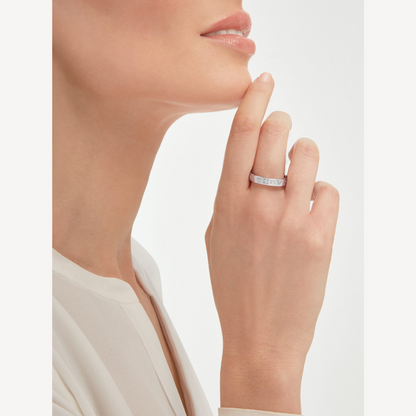 LUXEIFY ZERO 1 ESSENTIAL WITH A DIAMOD RING