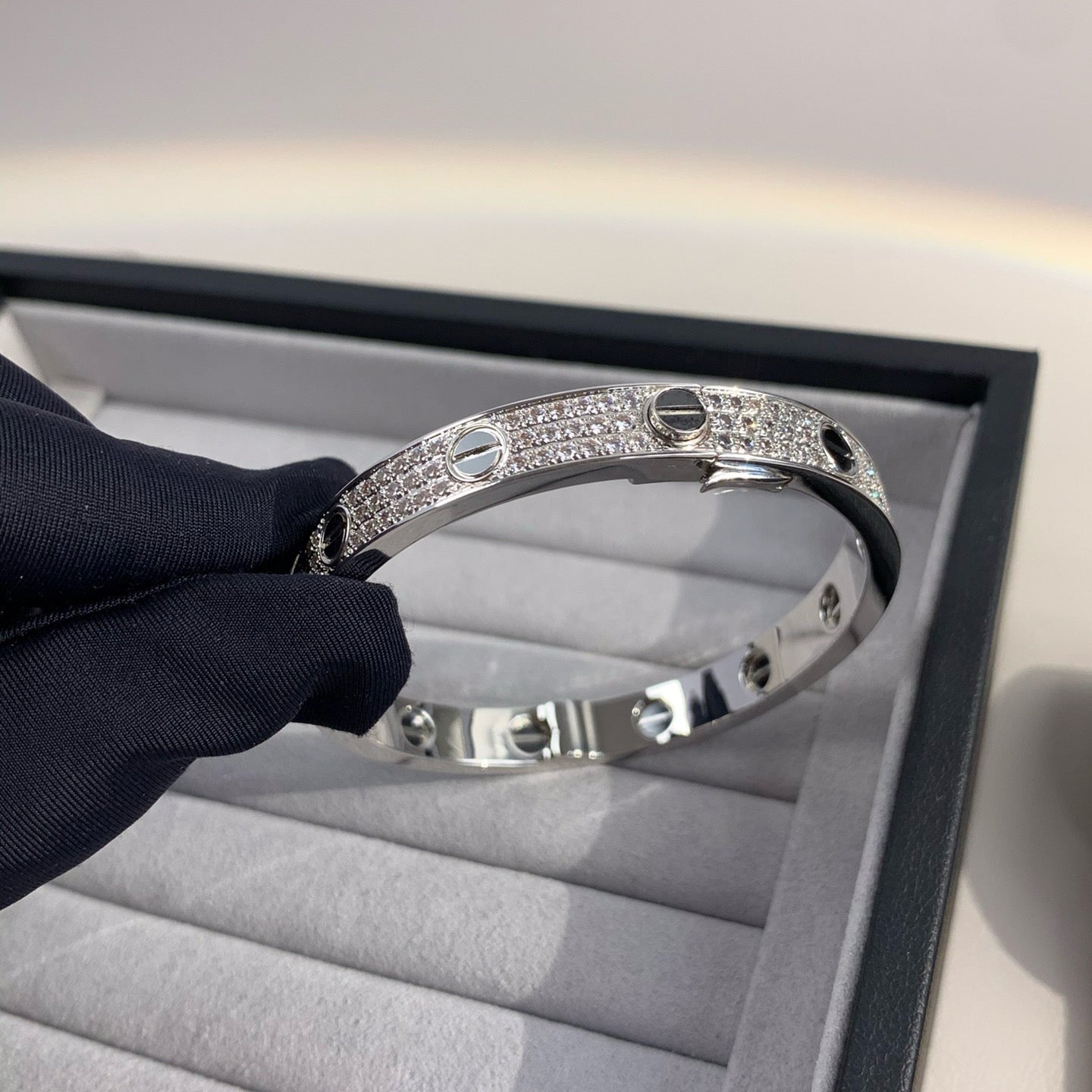LUXEIFY LOVE BRACELET 6.1MM DIAMOND-PAVED CERAMIC