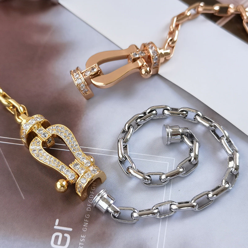 LUXEIFY FORCE LARGE HORSESHOE CLASP  METAL BRACELET