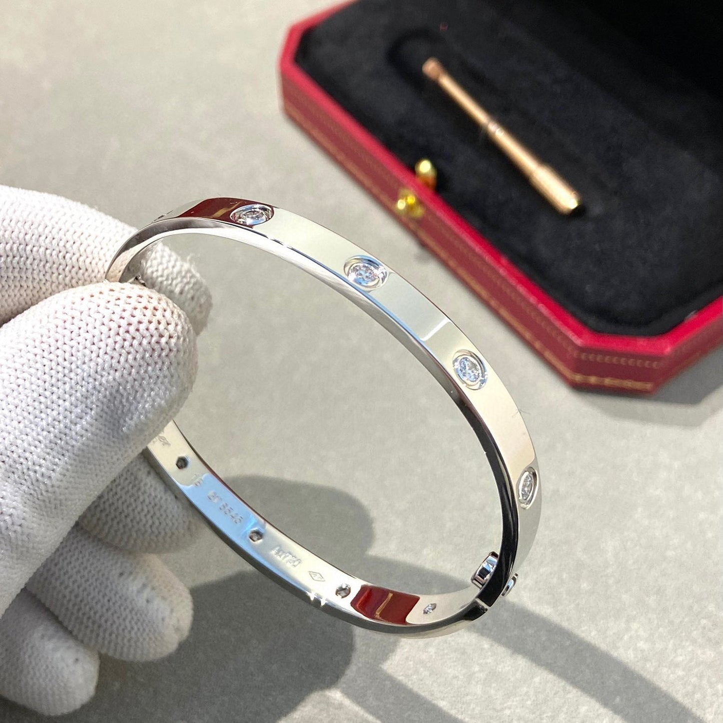LUXEIFY LOVE BRACELET 6.1MM 10 DIAMONDS