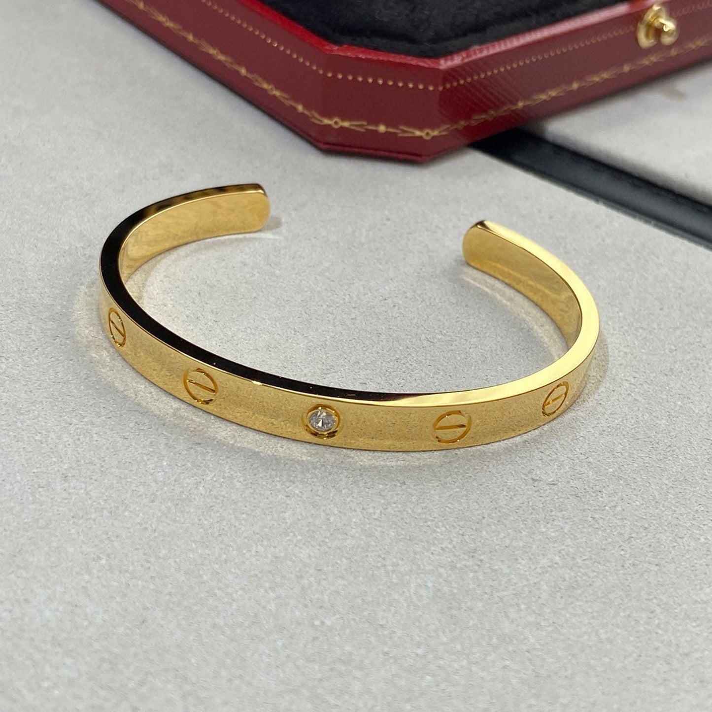 LUXEIFY LOVE BRACELET 6.1MM 1 DIAMOND OPEN CUFF