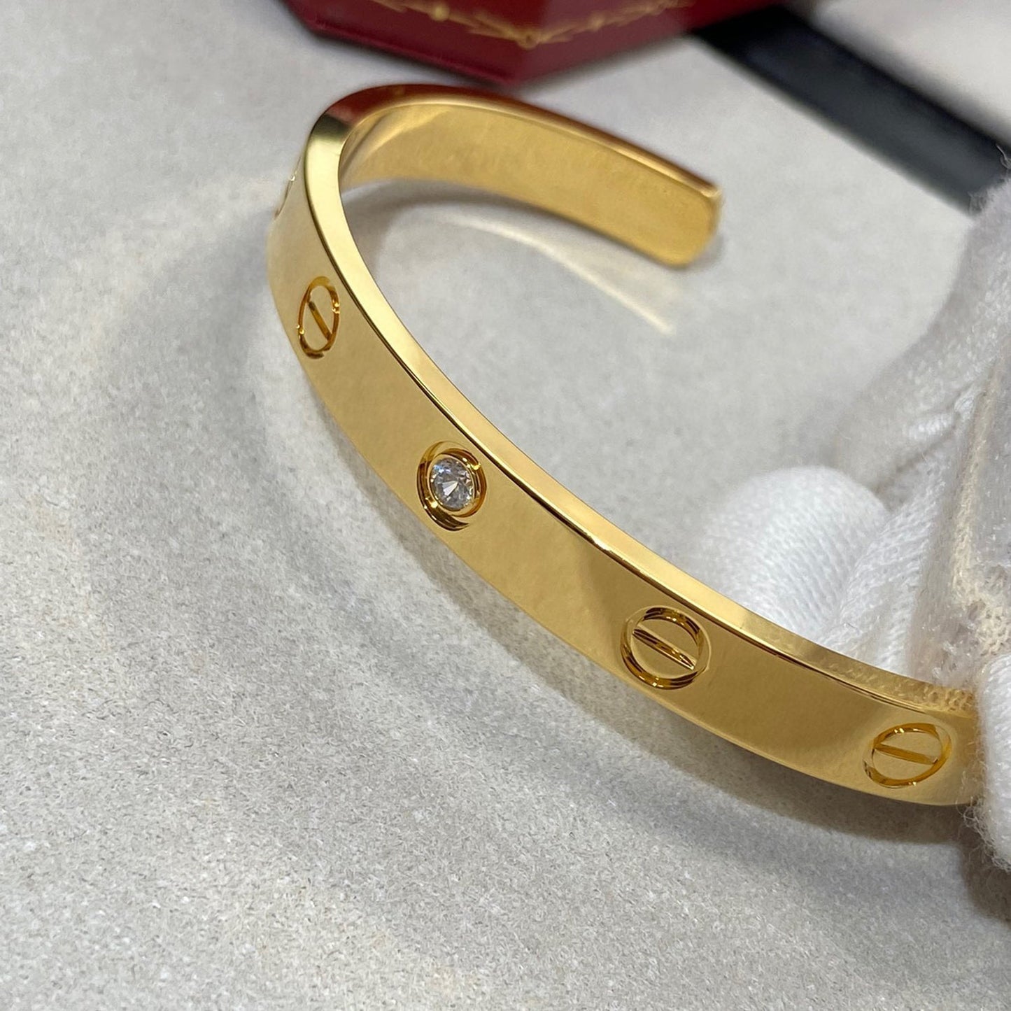 LUXEIFY LOVE BRACELET 6.1MM 1 DIAMOND OPEN CUFF