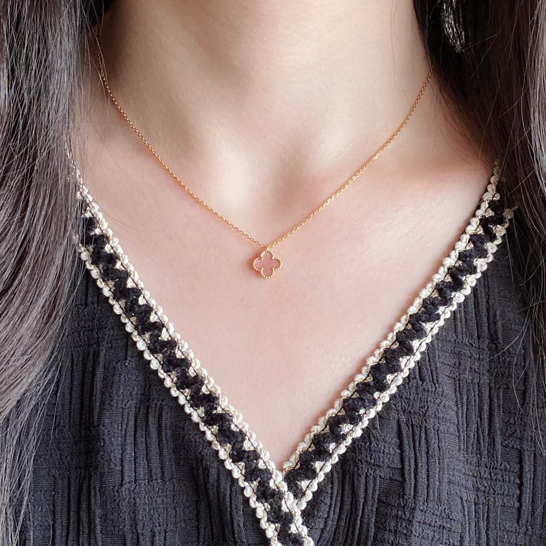 CLOVER 9.5MM PINK MOTHER OF PEARL SINGLE FLOWER NECKLACE