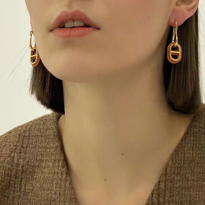 LUXEIFY HM O'MAILLON GOLD EARRINGS