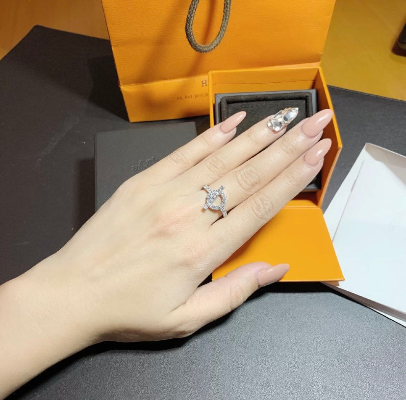 LUXEIFY ECHAPPEE RING SILVER DIAMOND