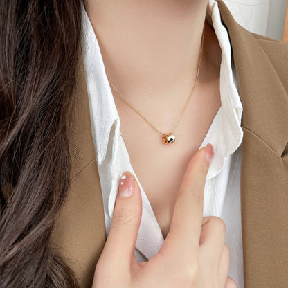 LUXEIFY BEE MINI PEDANT DIAMOND NECKLACE