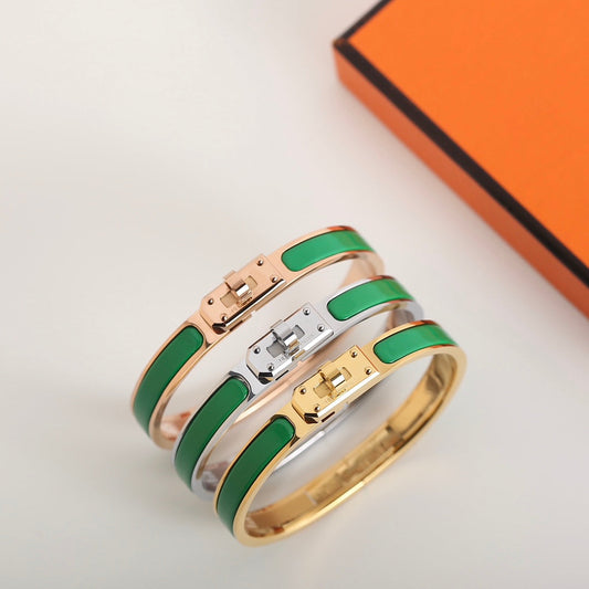 LUXEIFY HM KELLY GREEN BRACELET
