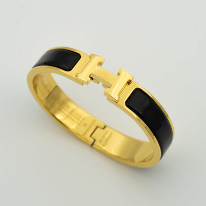 LUXEIFY H BLACK BRACELET