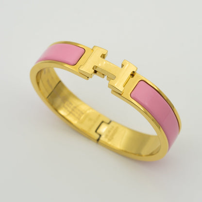 LUXEIFY H PINK BRACELET