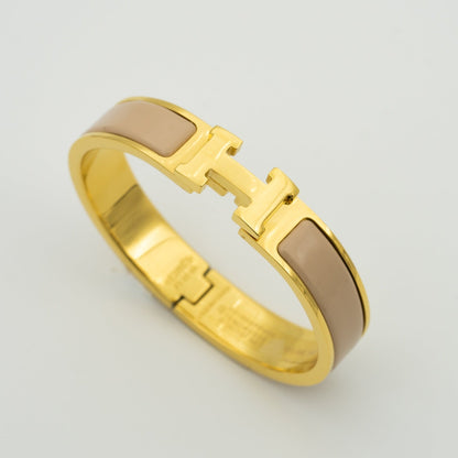 LUXEIFY H GREY BRACELET