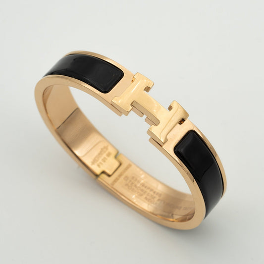 LUXEIFY H BLACK BRACELET