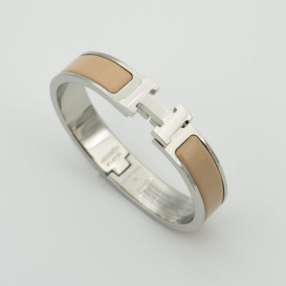 LUXEIFY H GREY BRACELET