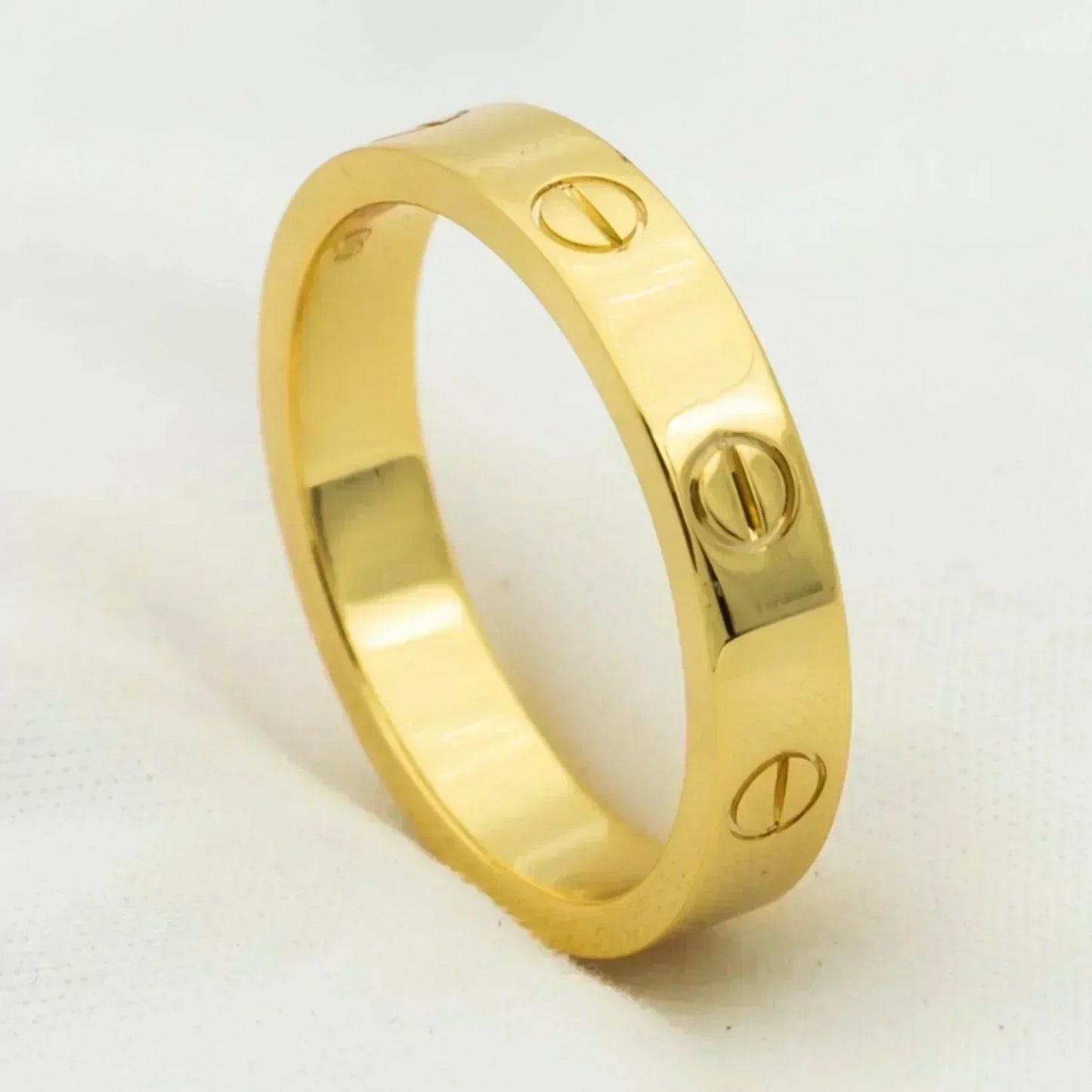 LUXEIFY LOVE RING 4MM 1 DIAMOND GOLD