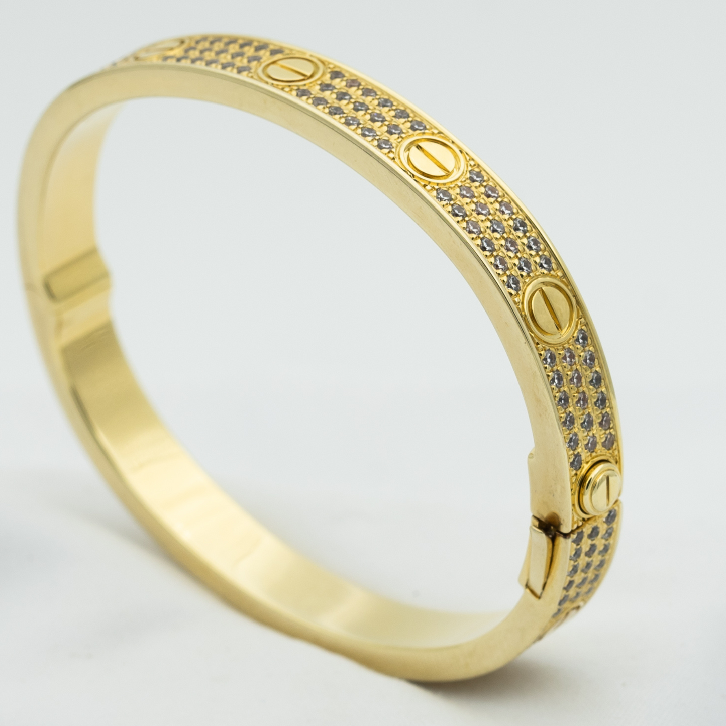 LUXEIFY LOVE BRACELET 6.1MM DIAMOND-PAVED