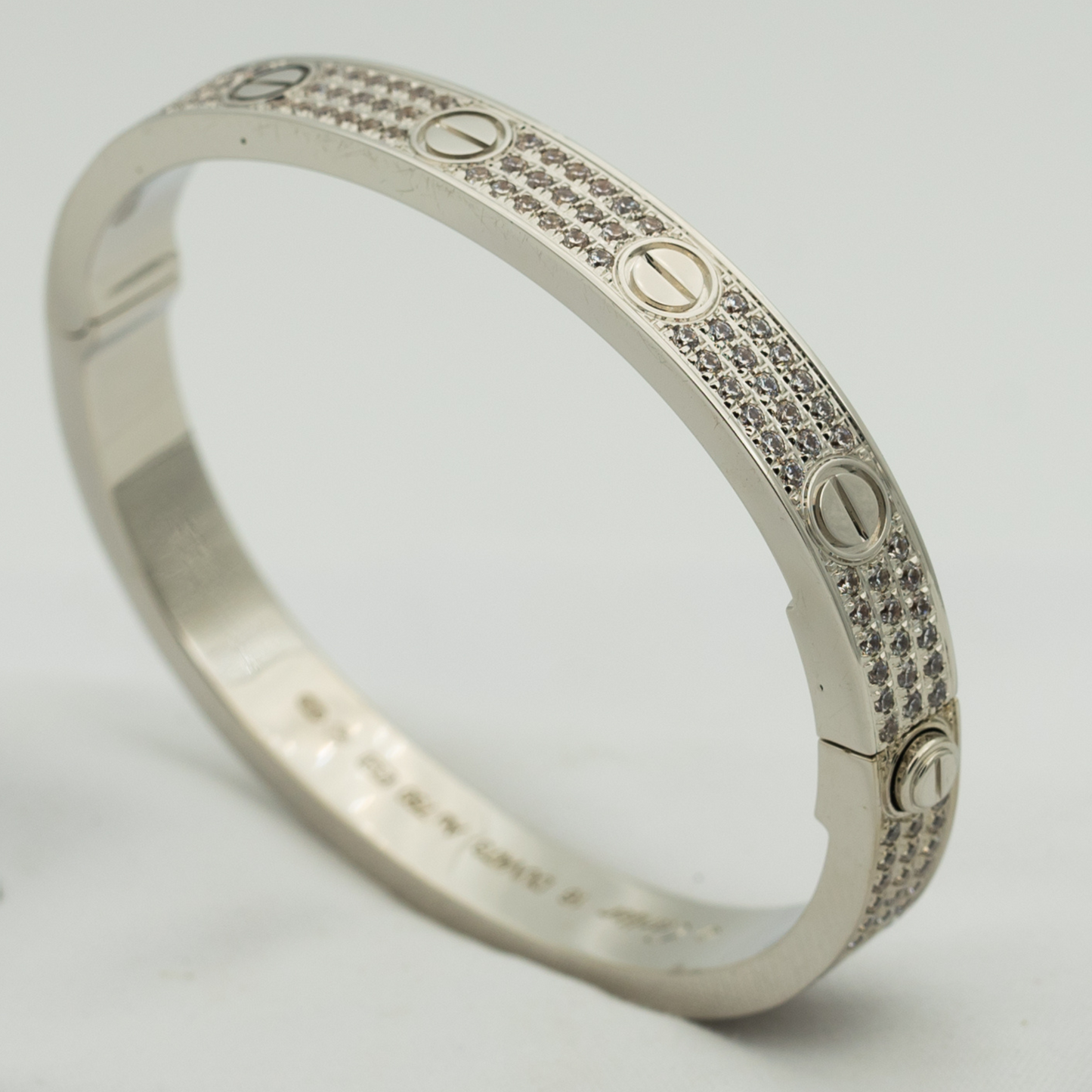 LUXEIFY LOVE BRACELET 6.1MM DIAMOND-PAVED