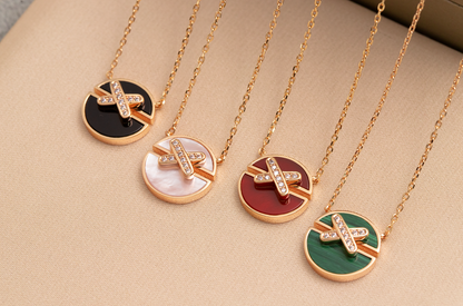 LUXEIFY JEUX DE PINK GOLD DIAMOND NECKLACE