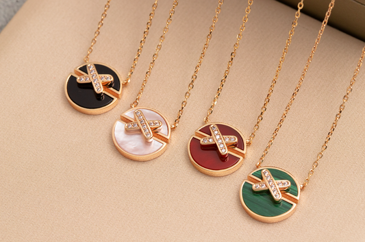 LUXEIFY JEUX DE PINK GOLD DIAMOND NECKLACE