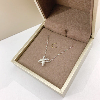 LUXEIFY JEUX DE DIAMOND NECKLACE