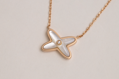 LUXEIFY JEUX DE NECKLACE 1 DIAMOND