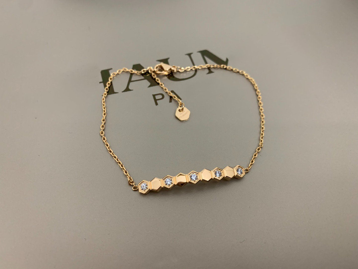 LUXEIFY BEE LOVE BRACELET DIAMOND