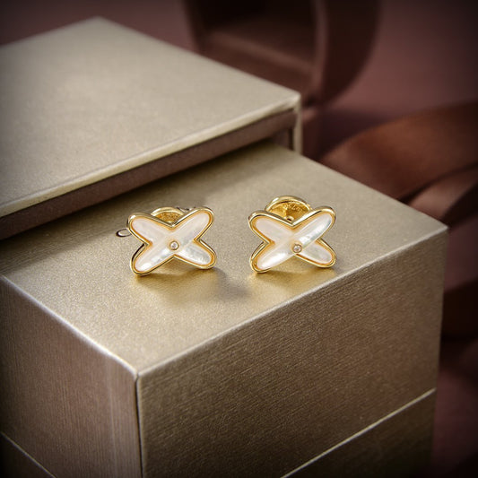 LUXEIFY JEUX DE WHITE MOP GOLD DIAMOND EARRINGS