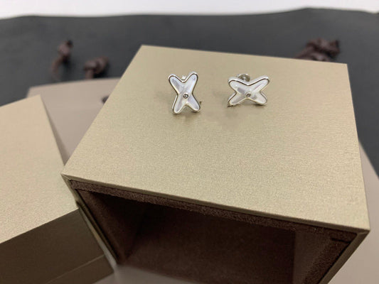 LUXEIFY JEUX DE WHITE MOP SILVER DIAMOND EARRINGS