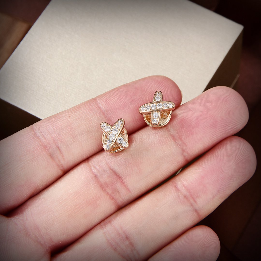 LUXEIFY JEUX DE GOLD DIAMOND EARRINGS