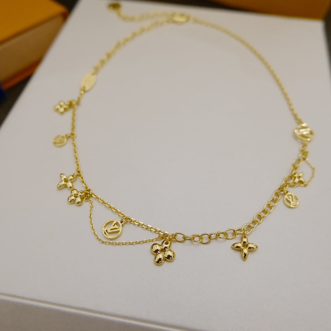 LUXEIFY BLOOMING SUPPLE NECKLACE BRASS
