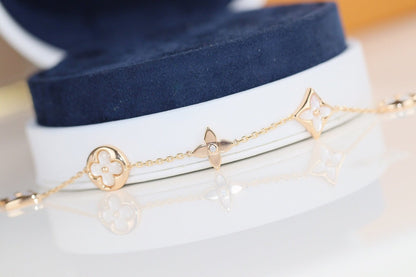 LUXEIFY LEAF CLOVER BRACELET
