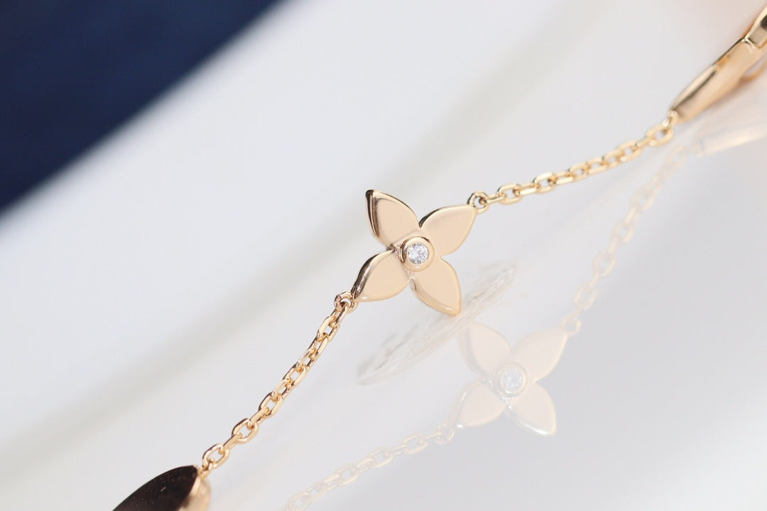 LUXEIFY LEAF CLOVER BRACELET