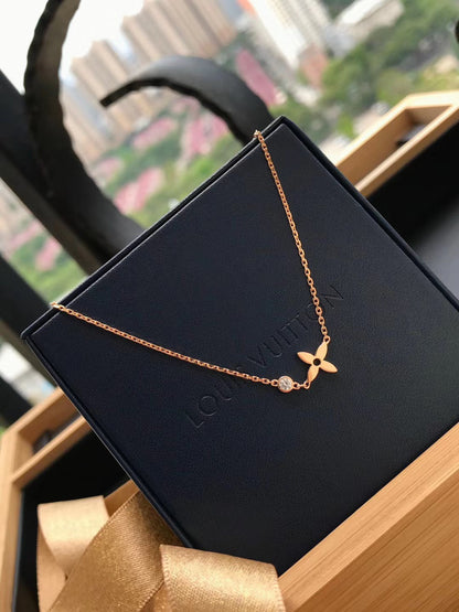 LUXEIFY BLOSSOM PENDANT PINK GOLD AND DIAMOND
