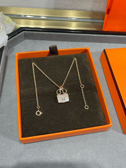 LUXEIFY H CIRCE MOISSANITE PENDANT NECKLACE GOLD