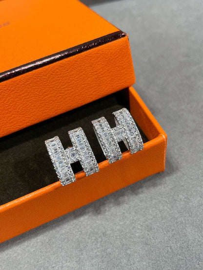 LUXEIFY H STUD EARRINGS WITH SILVER DIAMONDS