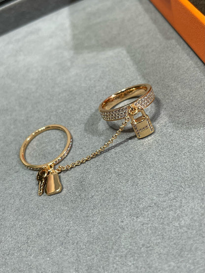 LUXEIFY HM KELLY CLOCHETTE DOUBLE RING IN ROSE GOLD WITH DIAMONDS