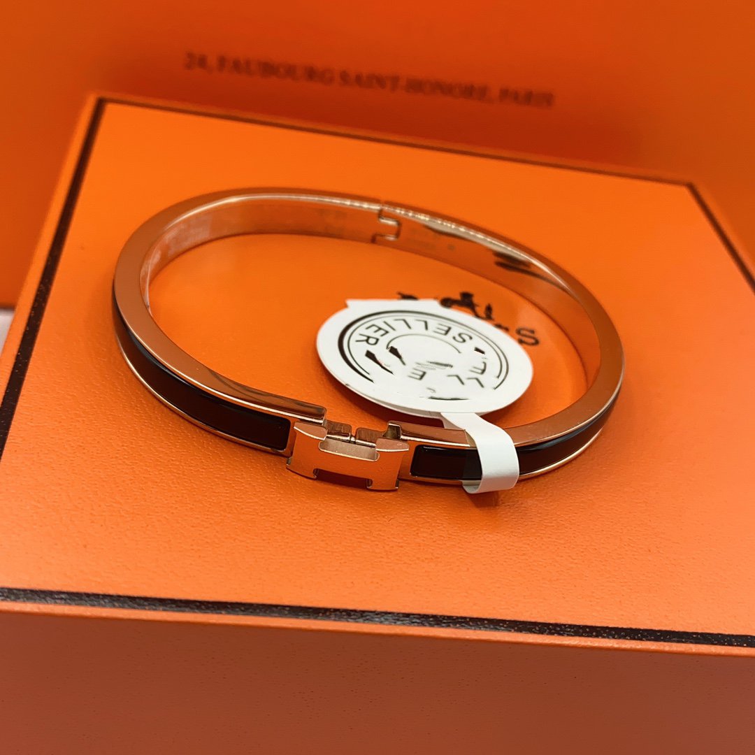 LUXEIFY CLASSIC HM CLIC BLACK 8MM ENAMEL BRACELET