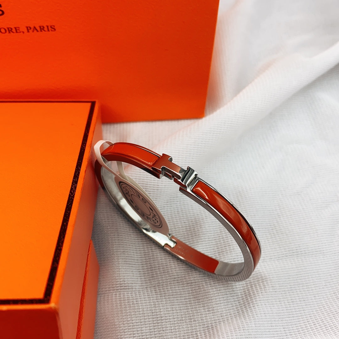 LUXEIFY CLASSIC HM CLIC RED 8MM ENAMEL BRACELET