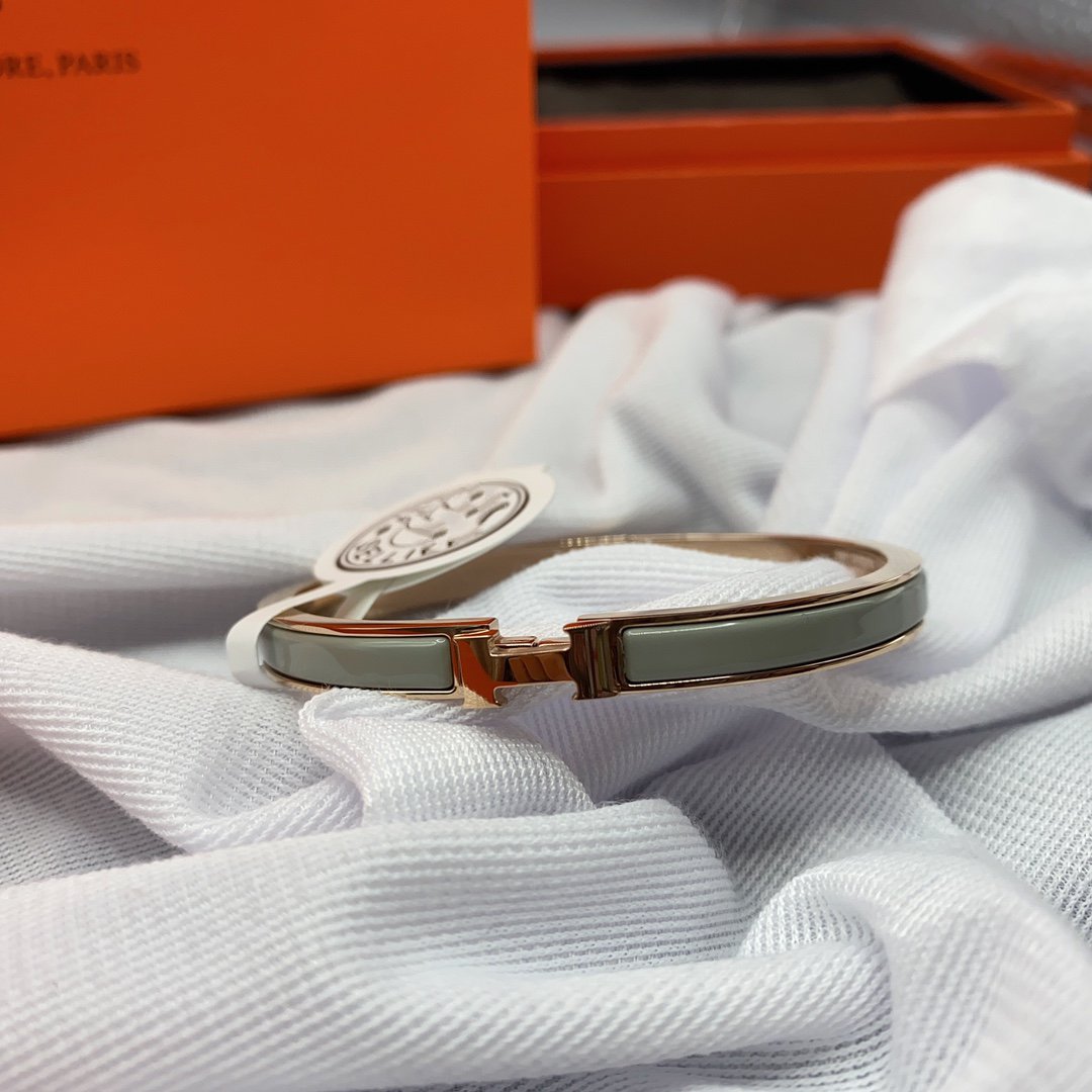 LUXEIFY CLASSIC HM CLIC GREEN 8MM ENAMEL BRACELET