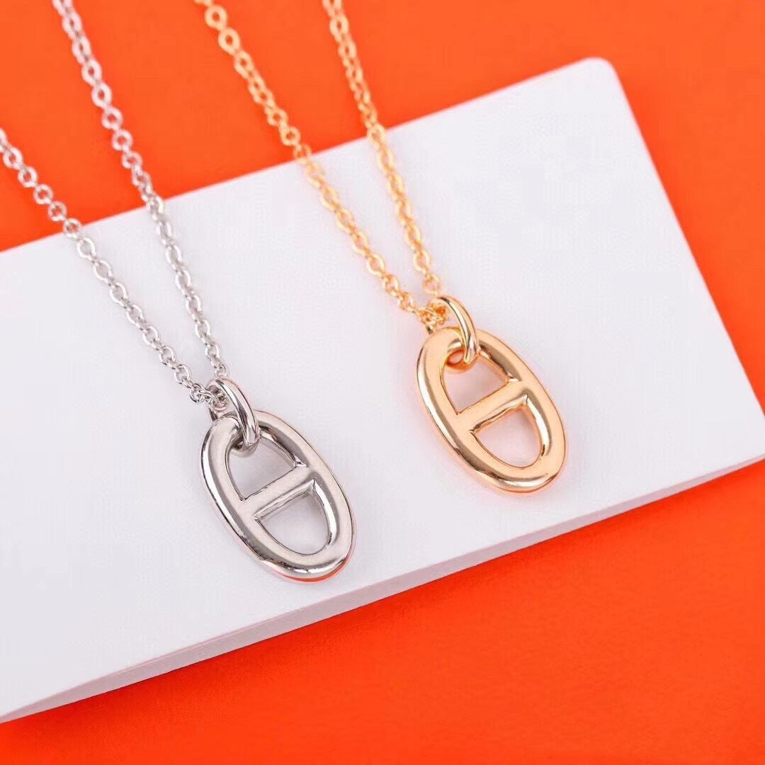 LUXEIFY HM PIG NOSE NECKLACE