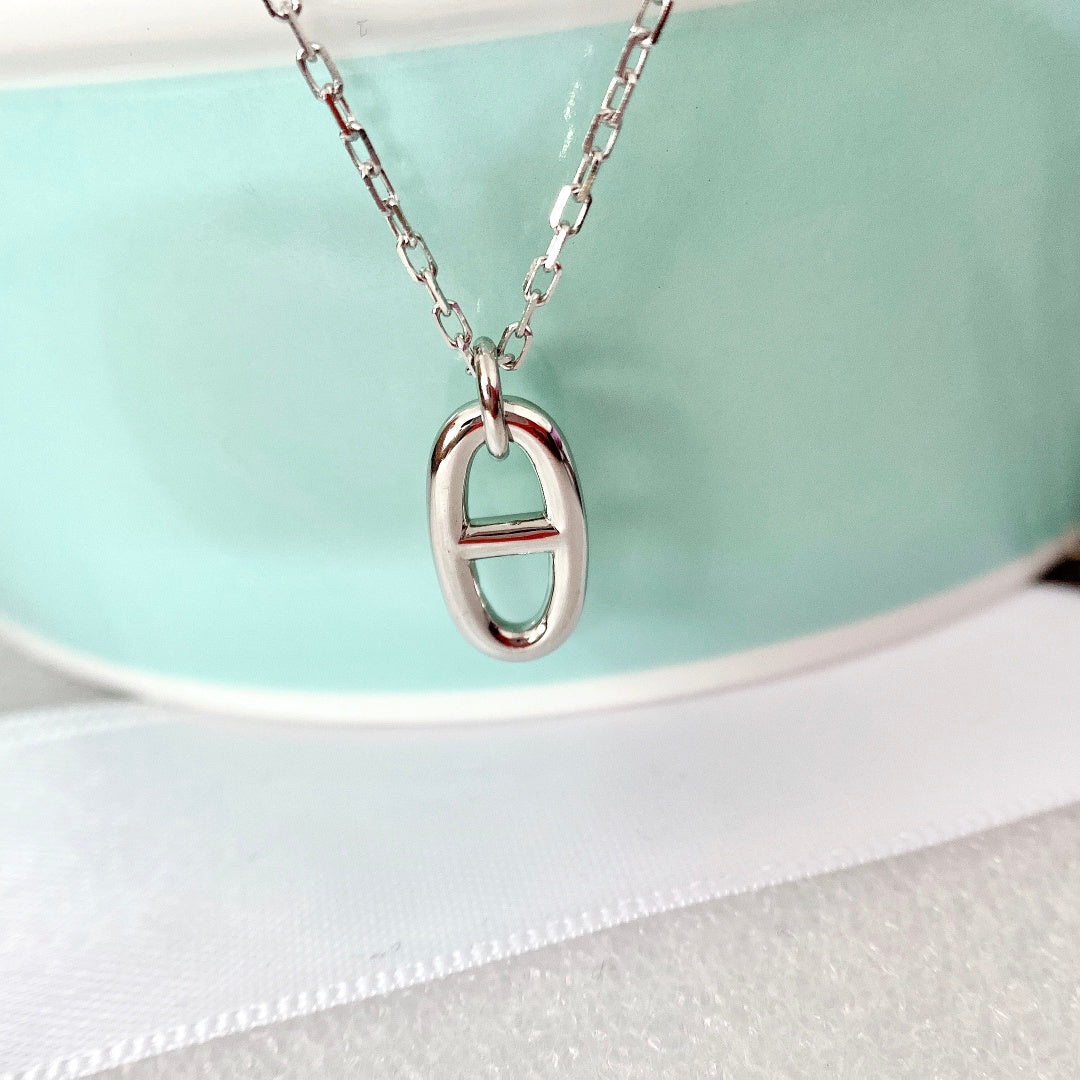 LUXEIFY HM PIG NOSE NECKLACE