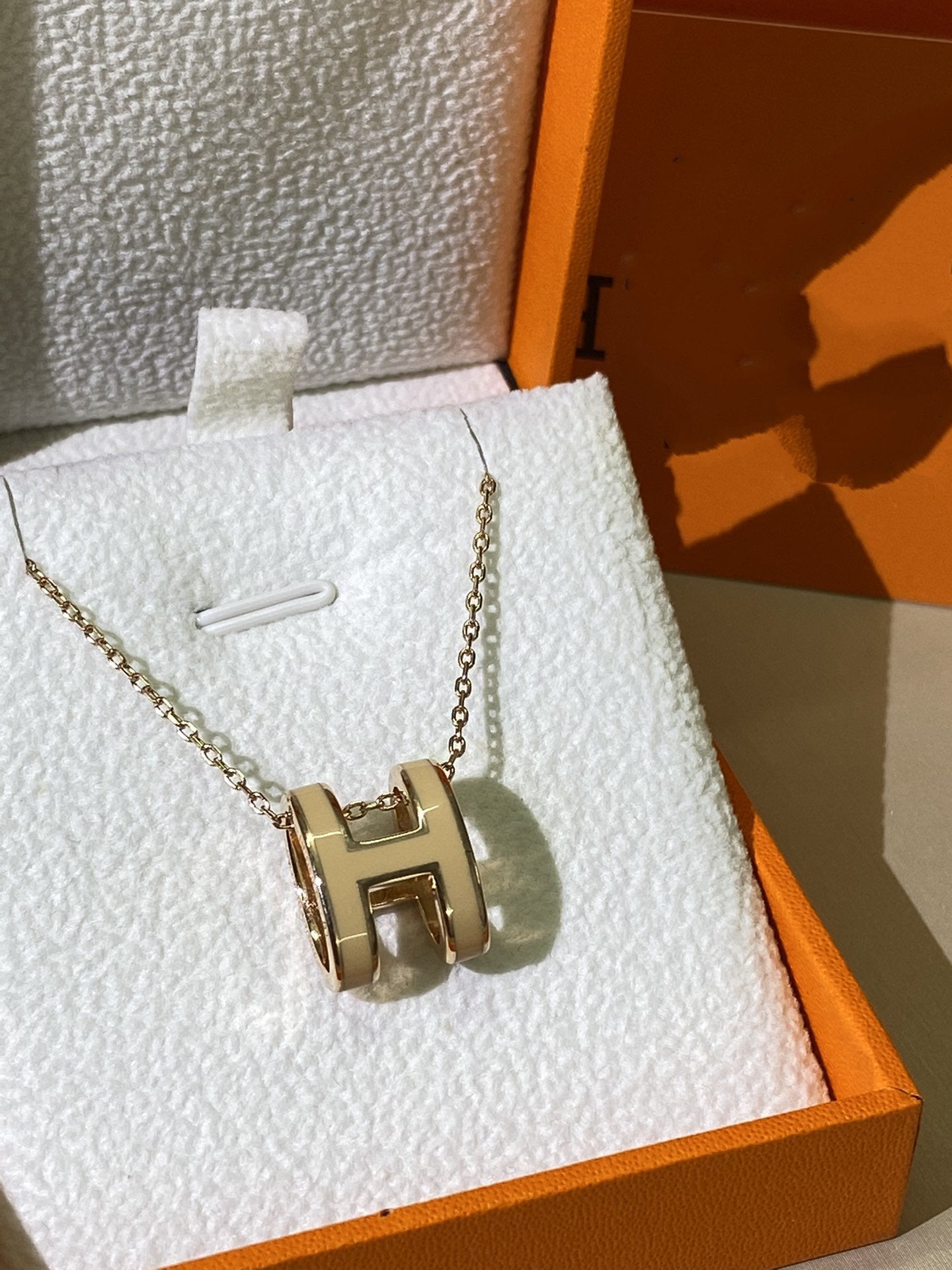 LUXEIFY HM CLIC YELLOW ENAMEL GOLD NECKLACE