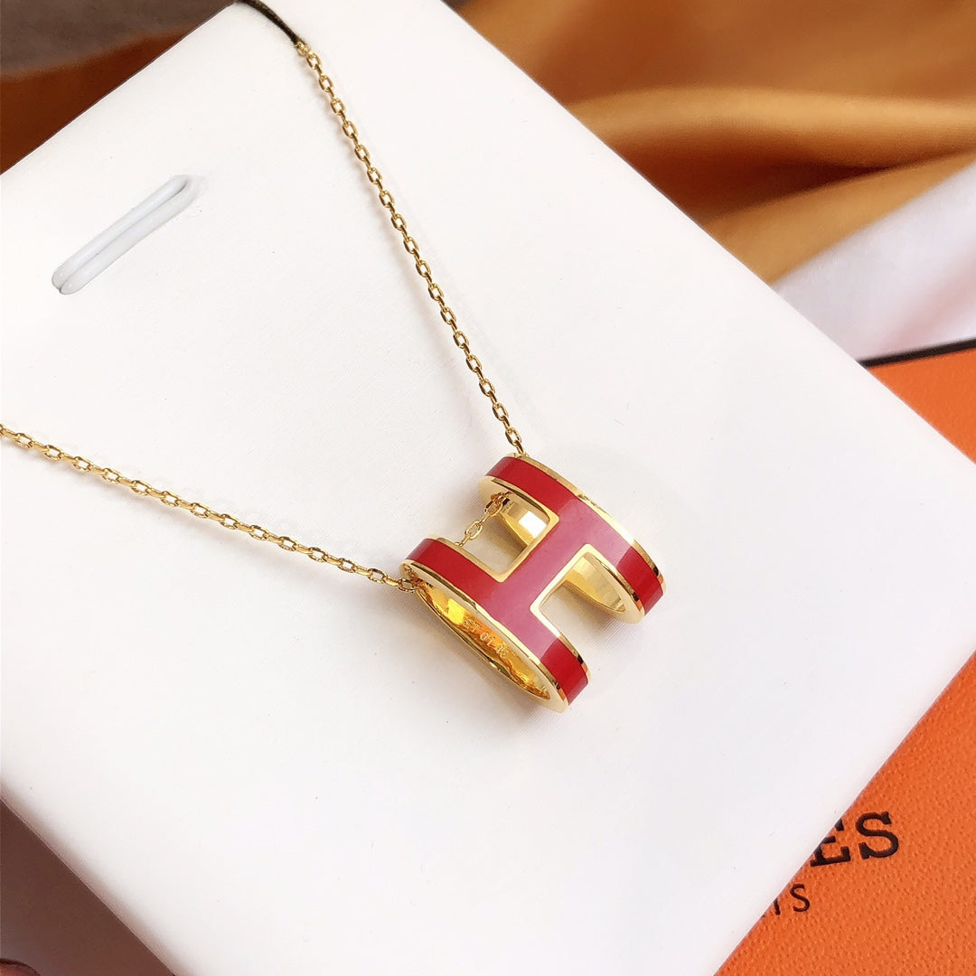 LUXEIFY HM CLIC RED ENAMEL GOLD NECKLACE
