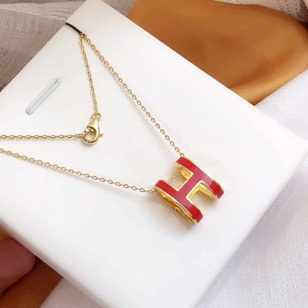 LUXEIFY HM CLIC RED ENAMEL GOLD NECKLACE