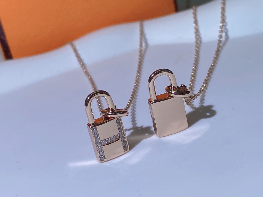 LUXEIFY HM ADVANCED NICHE LOCK HEAD NECKLACE DIAMONDS