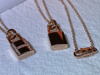 LUXEIFY HM ADVANCED NICHE LOCK HEAD NECKLACE DIAMONDS