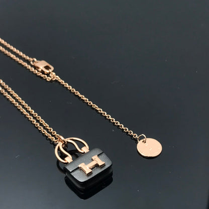LUXEIFY WOMEN'S HM AMULETTES CONSTANCE PENDANT NECKLACE
