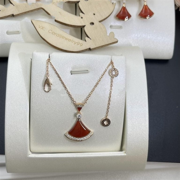 LUXEIFY DREAM NECKLACE CARNELIAN DIAMOND