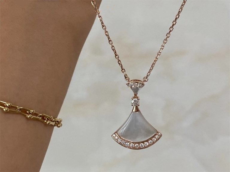 LUXEIFY DREAM NECKLACE MOP PINK GOLD DIAMOND