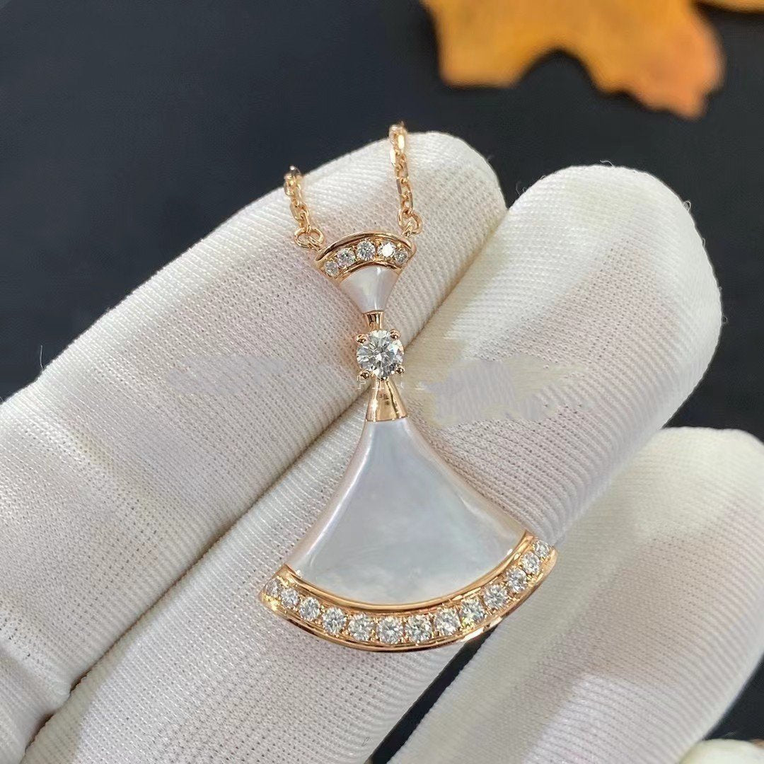 LUXEIFY DREAM NECKLACE MOP PINK GOLD DIAMOND