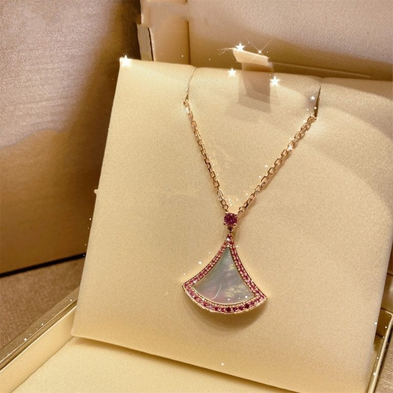 LUXEIFY DREAM NECKLACE MOP DIAMOND PINK